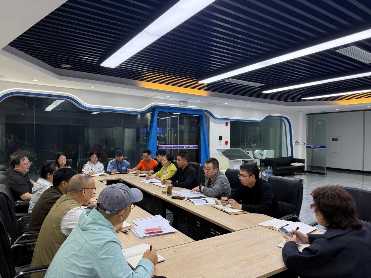 互联网思政党支部开展“深学细悟回信精神 笃行实干勇担使命”主题党日活动